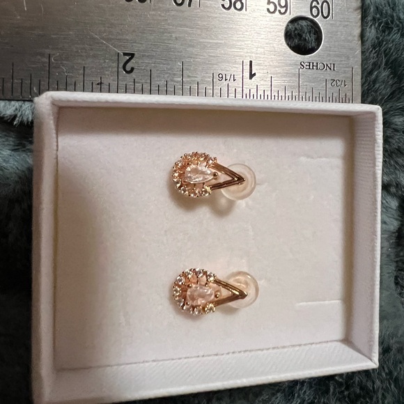 Tear drop diamond earrings - Picture 4 of 6